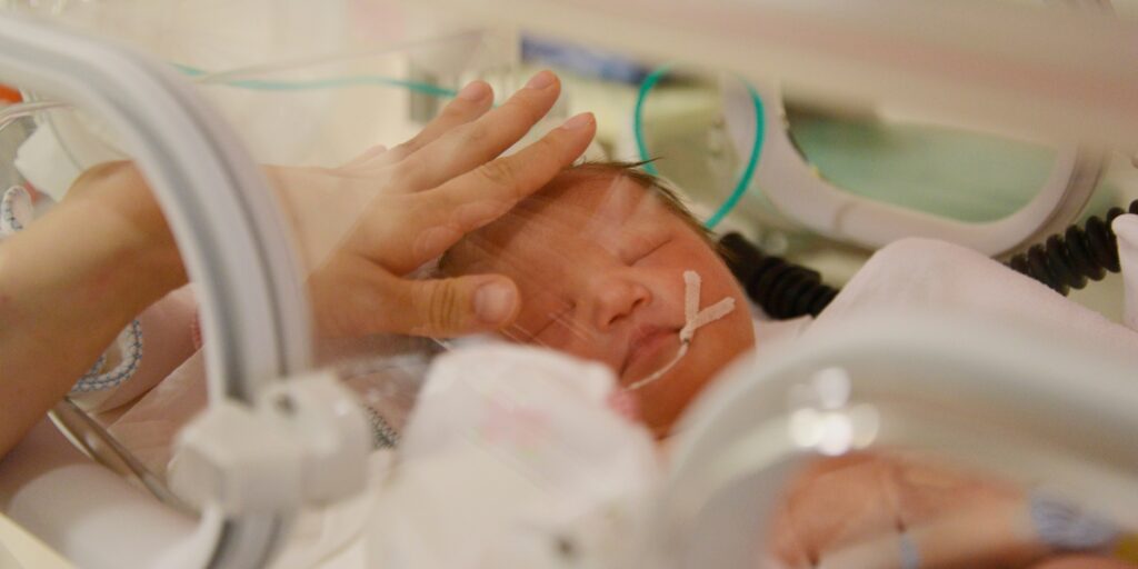 How do you prove that hypoxic ischemic encephalopathy was caused by a healthcare provider’s negligence